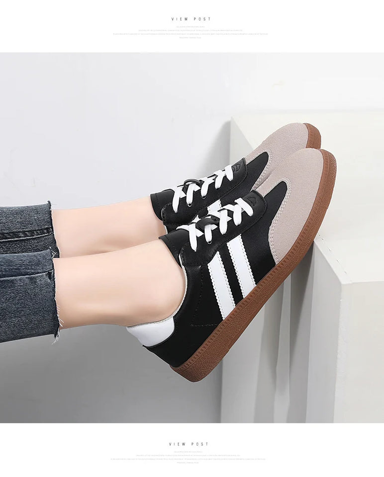 Women Shoes Fashion Casual Flats Vulcanize Shoes Ladies Outdoor Walking Sneakers Women Comfortable Classical Shoes Black White