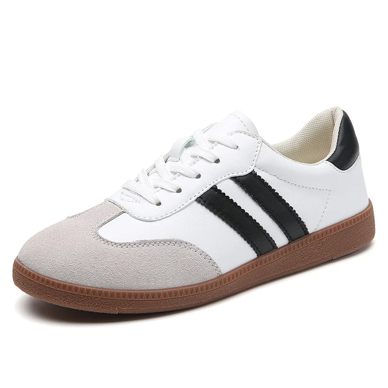 Women Shoes Fashion Casual Flats Vulcanize Shoes Ladies Outdoor Walking Sneakers Women Comfortable Classical Shoes Black White